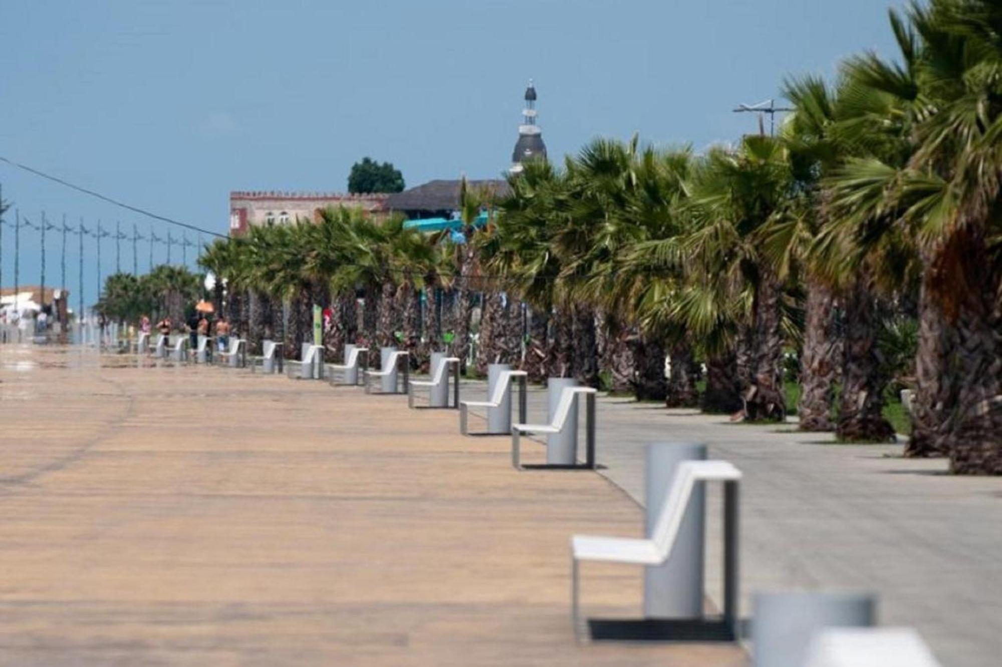 Apart Hotel Black Sea Towers Batumi Exterior photo