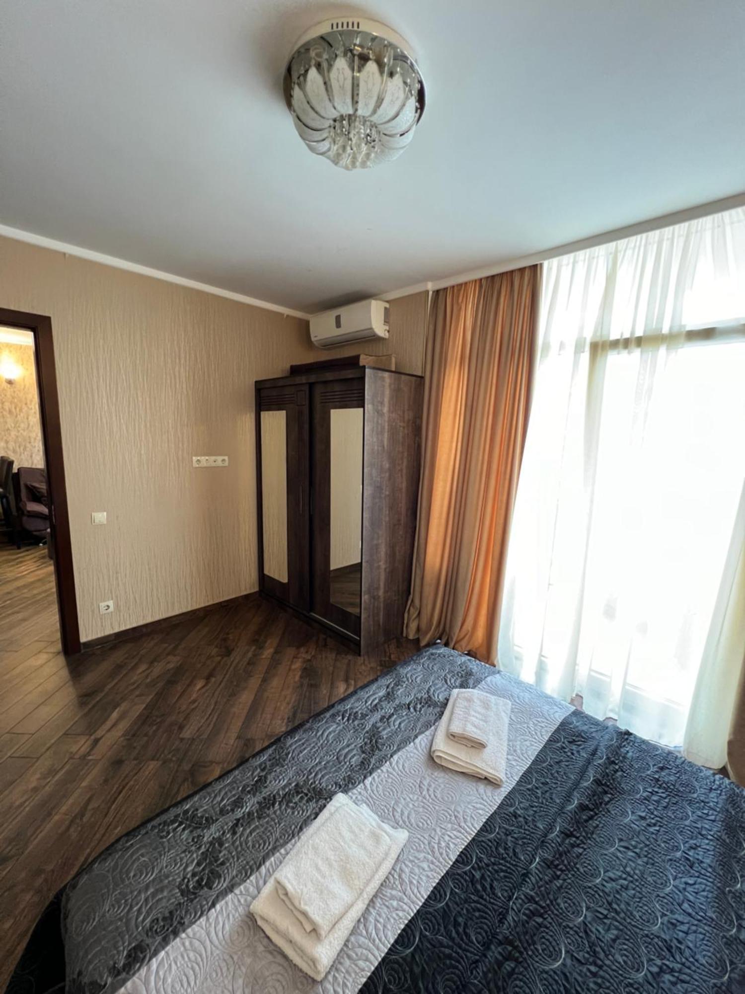 Apart Hotel Black Sea Towers Batumi Exterior photo
